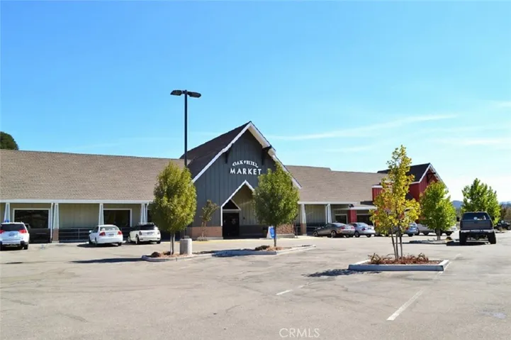 Oak Hill Market at the Oak Hill Shopping Center