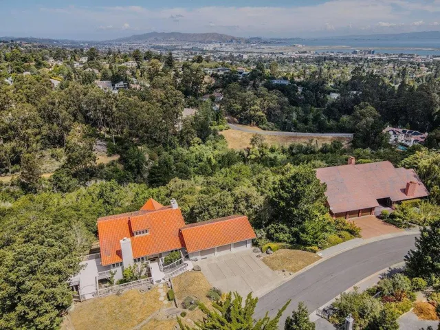 36 Eugenia Way, Hillsborough, California 94010 — photo 4