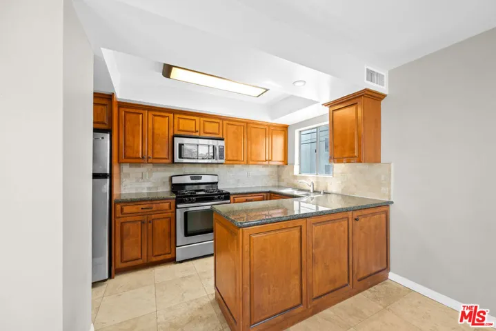 8638 Cashio Street 8, Los Angeles, California 90035