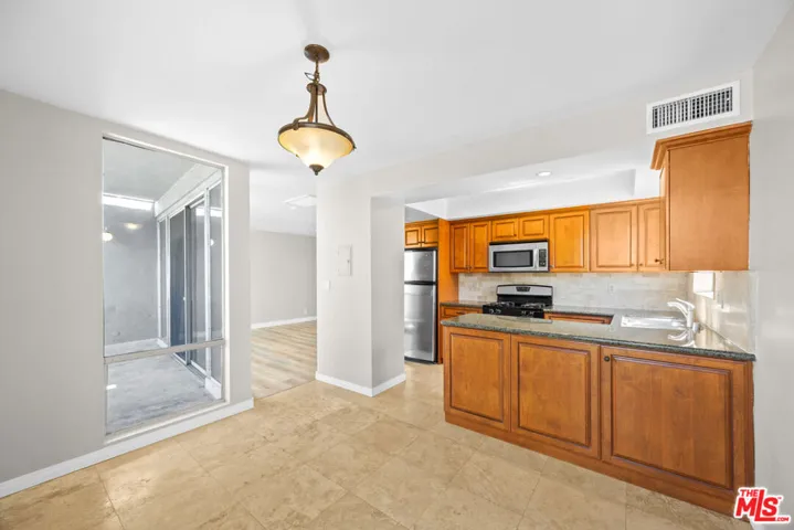 8638 Cashio Street 8, Los Angeles, California 90035