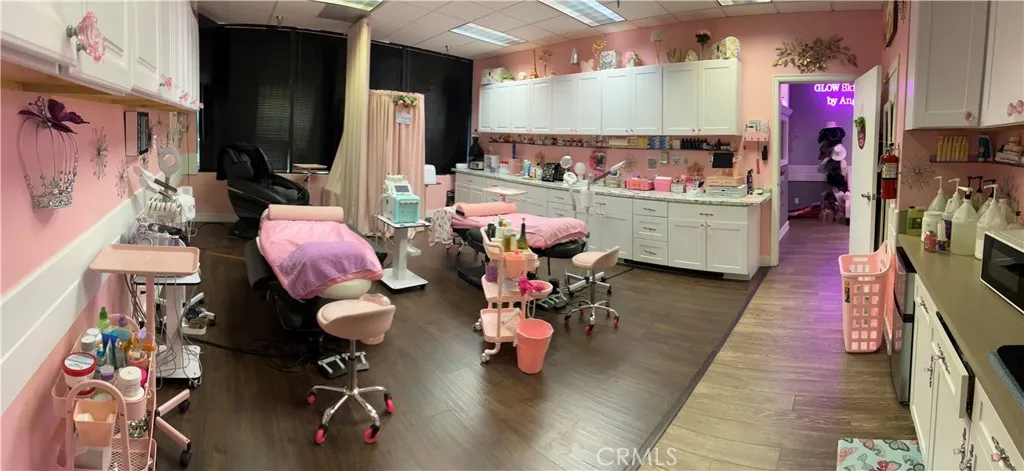 12530 Hesperia Road 12530 Hesperia Rd, Victorville, California 92395