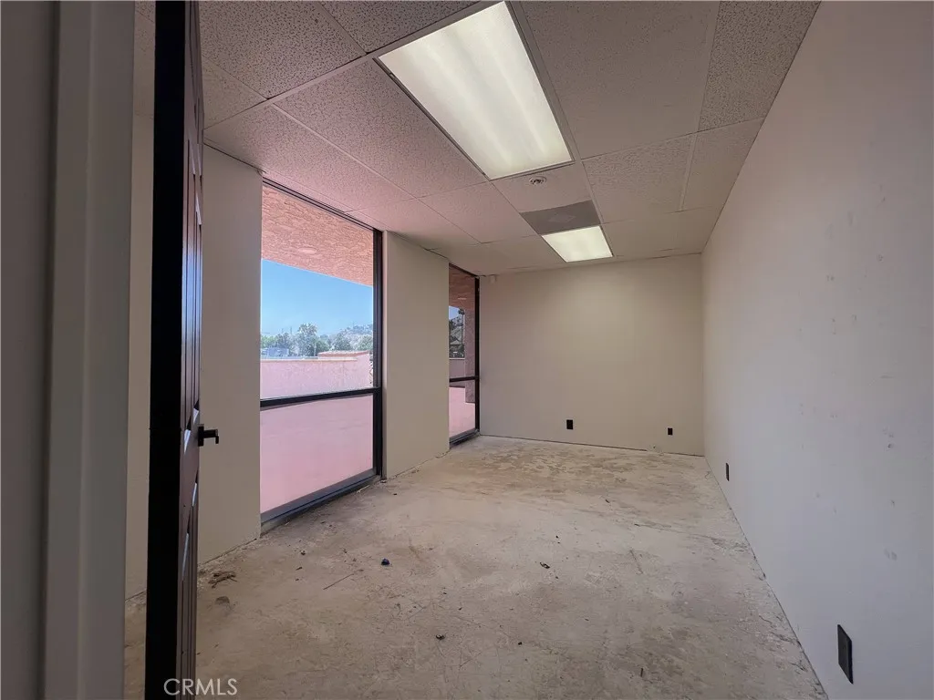 1076 Santo Antonio Drive H, Colton, California 92324 — photo 5