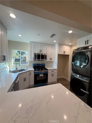 14437 Astoria Street, Sylmar, California 91342