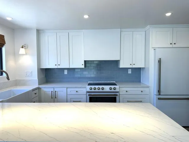 542 Via De La Valle J, Solana Beach, California 92075
