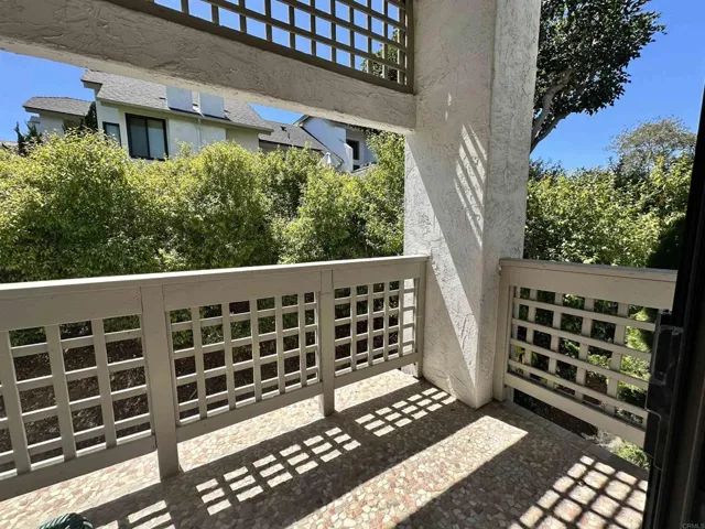 542 Via De La Valle J, Solana Beach, California 92075