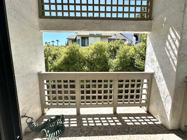542 Via De La Valle J, Solana Beach, California 92075