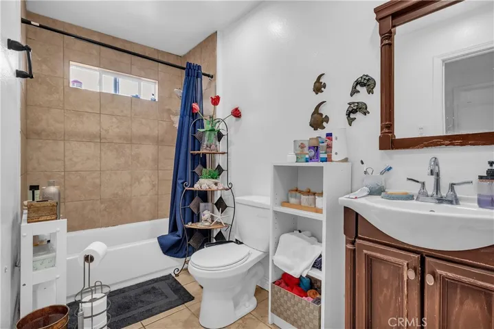 706 W 77th, Los Angeles, California 90044