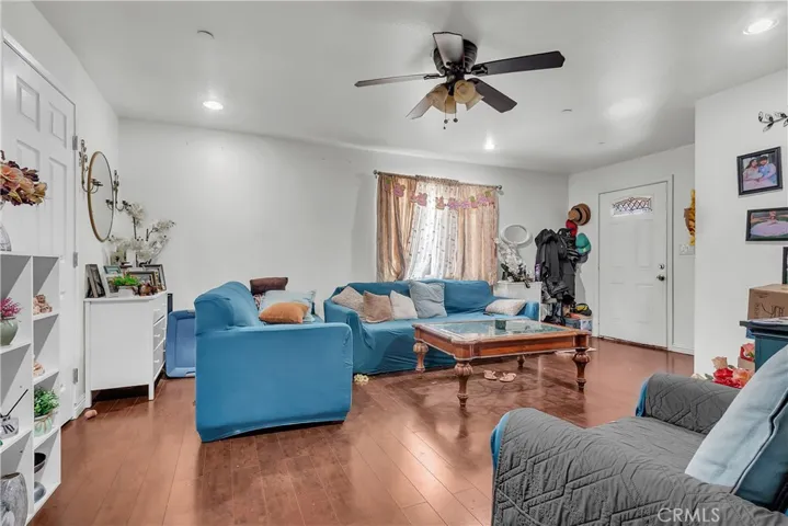 706 W 77th, Los Angeles, California 90044