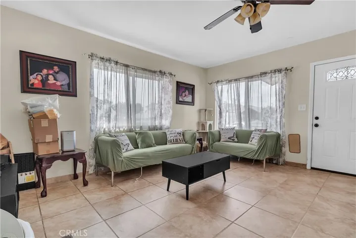 706 W 77th, Los Angeles, California 90044