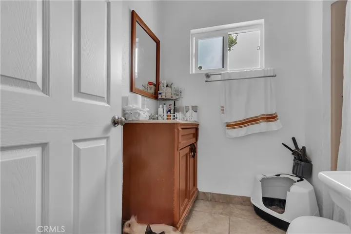 706 W 77th, Los Angeles, California 90044
