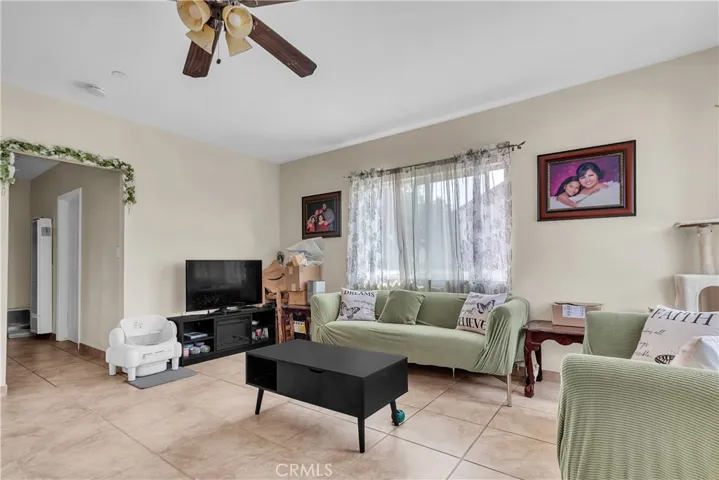 706 W 77th, Los Angeles, California 90044
