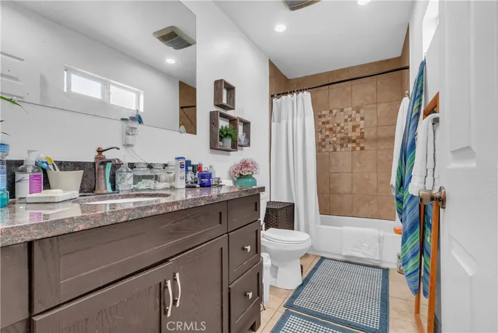 706 W 77th, Los Angeles, California 90044