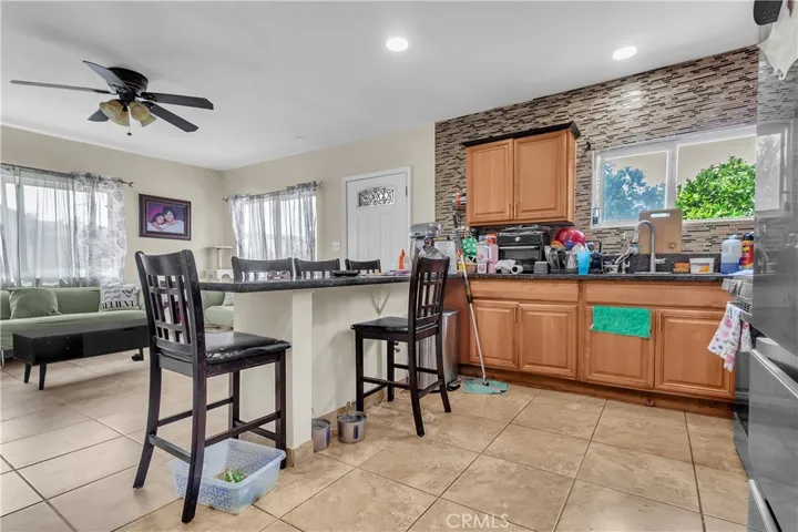 706 W 77th, Los Angeles, California 90044