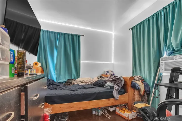 706 W 77th, Los Angeles, California 90044