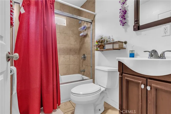 706 W 77th, Los Angeles, California 90044
