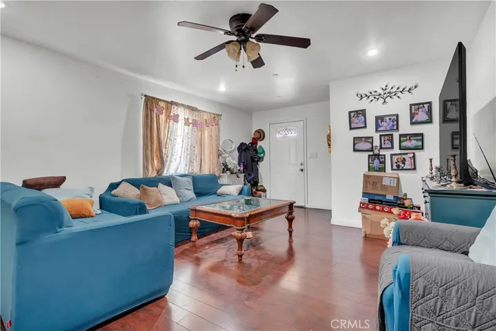 706 W 77th, Los Angeles, California 90044