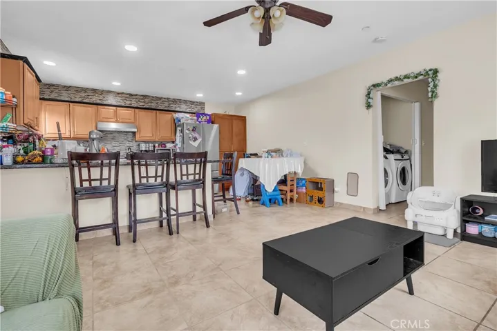 706 W 77th, Los Angeles, California 90044
