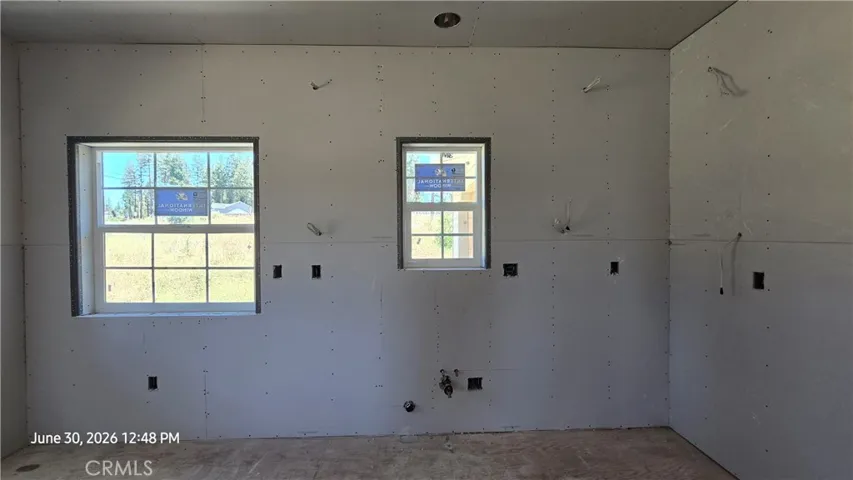 Sink wall