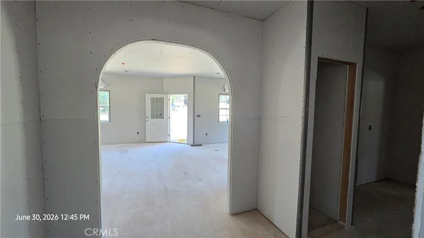 hall looking to livingroom