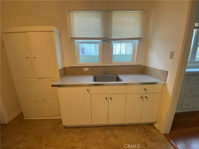 1817 Roosevelt, Los Angeles, California 90006