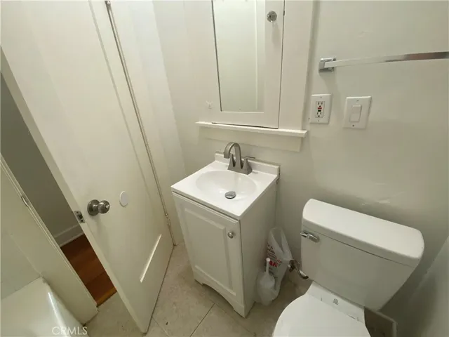 1817 Roosevelt, Los Angeles, California 90006