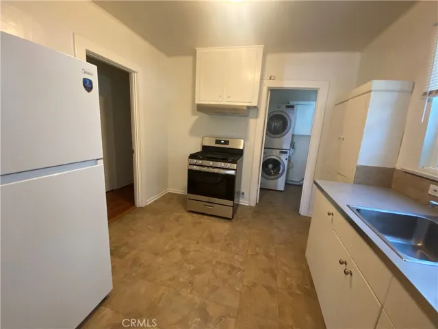 1817 Roosevelt, Los Angeles, California 90006