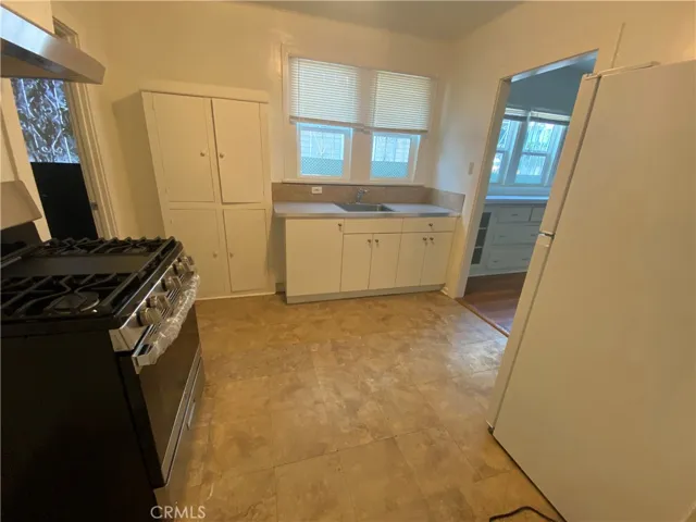 1817 Roosevelt, Los Angeles, California 90006