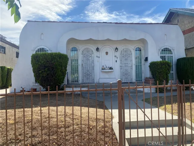 1817 Roosevelt, Los Angeles, California 90006