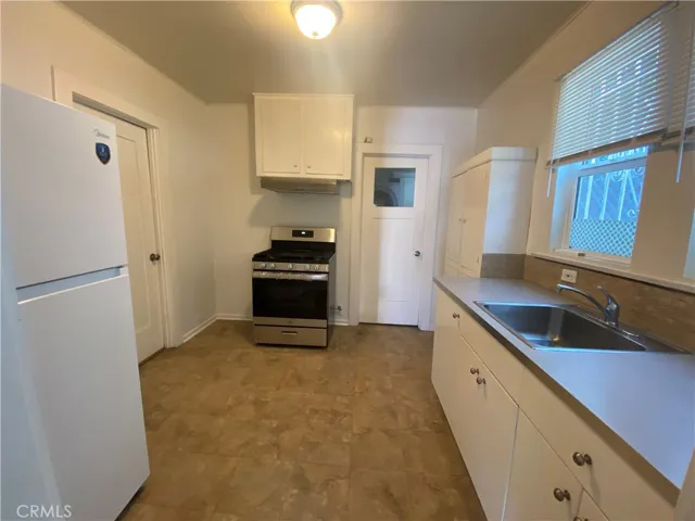 1817 Roosevelt, Los Angeles, California 90006
