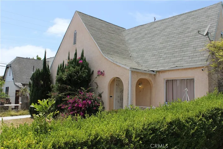 1657 S Fairfax, Los Angeles, California 90019