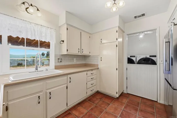 720 Mclain Street, Escondido, California 92027