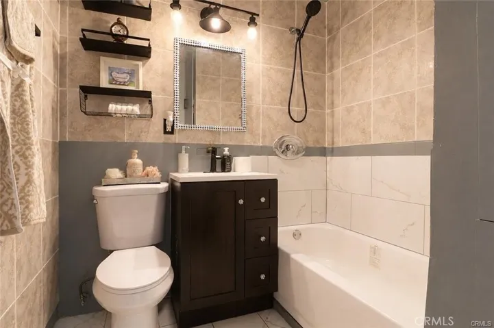 3365 Ave Santa Fe Avenue 21, Long Beach, California 90810