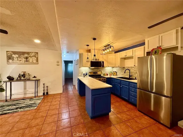 3365 Ave Santa Fe Avenue 21, Long Beach, California 90810