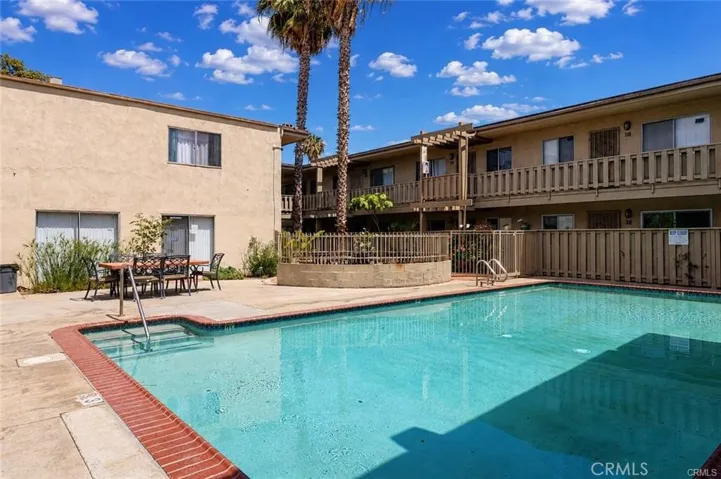 3365 Ave Santa Fe Avenue 21, Long Beach, California 90810