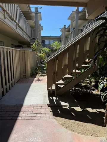3365 Ave Santa Fe Avenue 21, Long Beach, California 90810