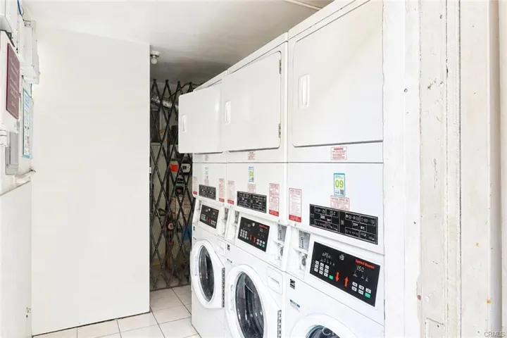3365 Ave Santa Fe Avenue 21, Long Beach, California 90810
