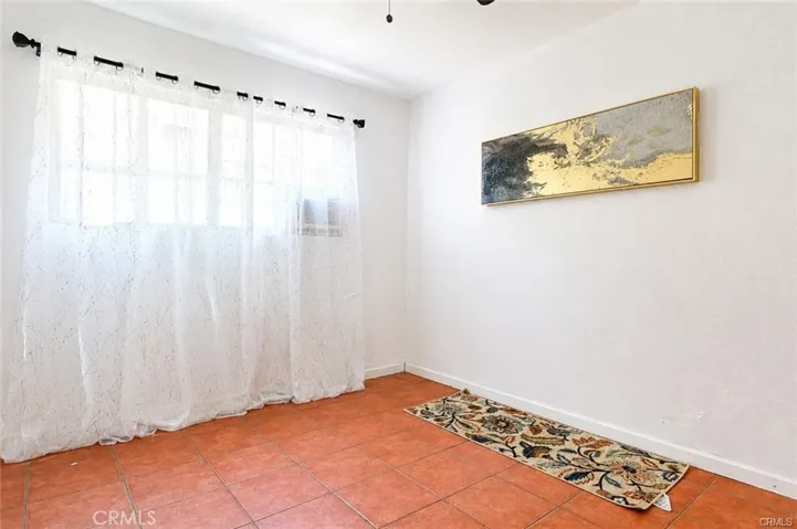 3365 Ave Santa Fe Avenue 21, Long Beach, California 90810
