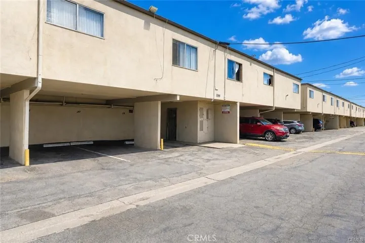 3365 Ave Santa Fe Avenue 21, Long Beach, California 90810