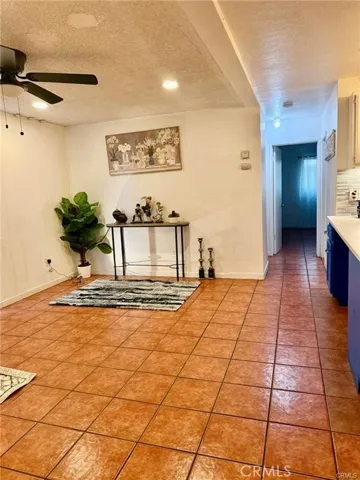 3365 Ave Santa Fe Avenue 21, Long Beach, California 90810