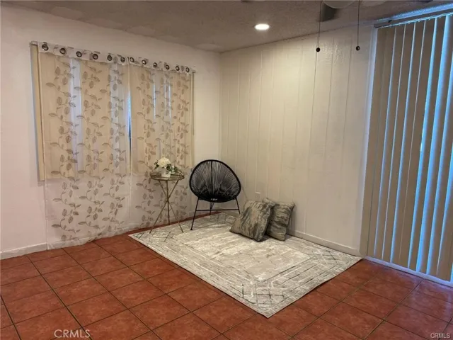 3365 Ave Santa Fe Avenue 21, Long Beach, California 90810