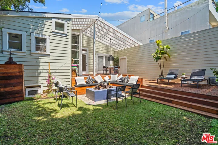 2802 2nd Street, Santa Monica, California 90405