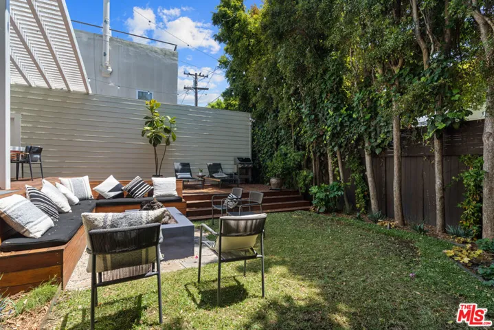 2802 2nd Street, Santa Monica, California 90405