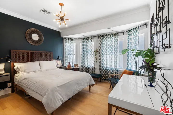 2802 2nd Street, Santa Monica, California 90405