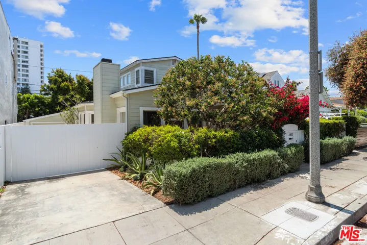 2802 2nd Street, Santa Monica, California 90405