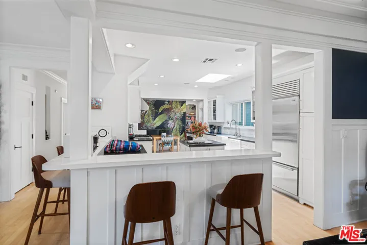 2802 2nd Street, Santa Monica, California 90405