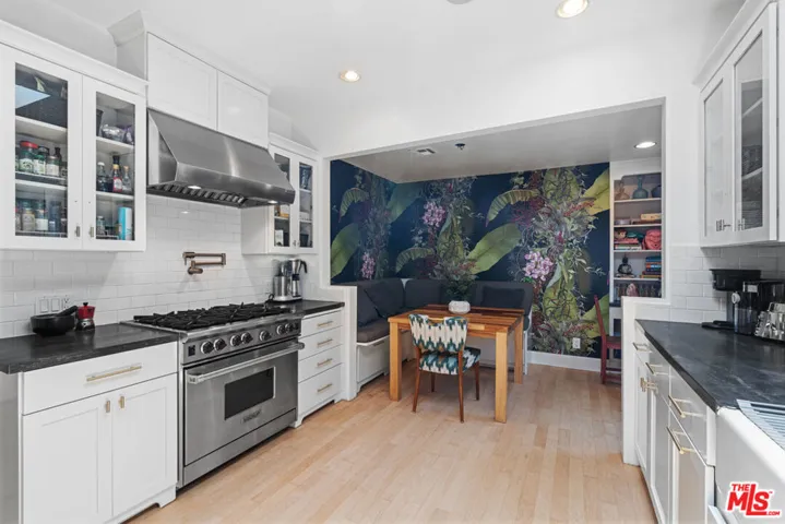 2802 2nd Street, Santa Monica, California 90405