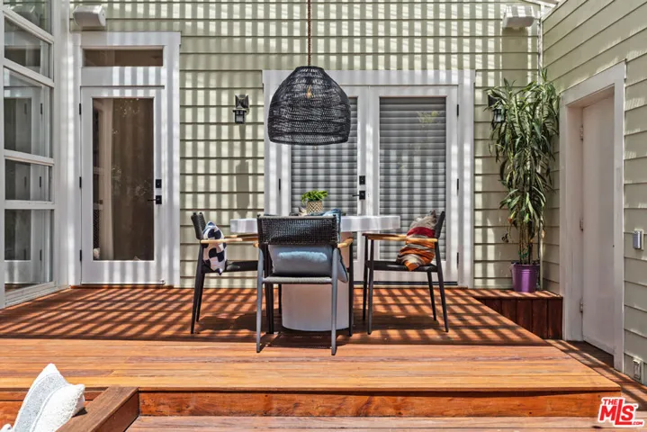 2802 2nd Street, Santa Monica, California 90405