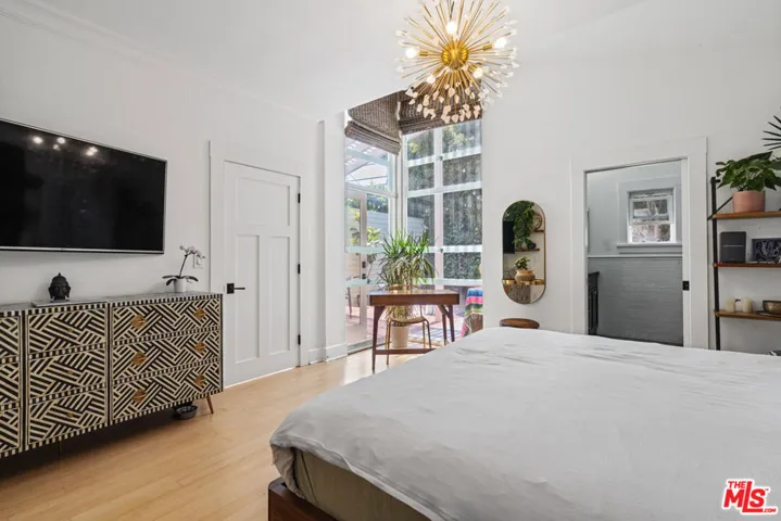 2802 2nd Street, Santa Monica, California 90405