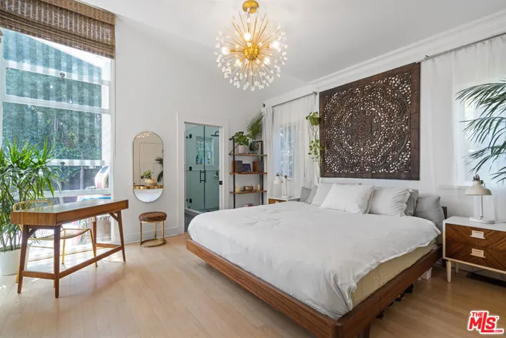 2802 2nd Street, Santa Monica, California 90405