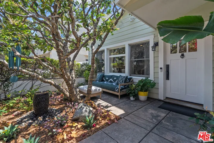 2802 2nd Street, Santa Monica, California 90405